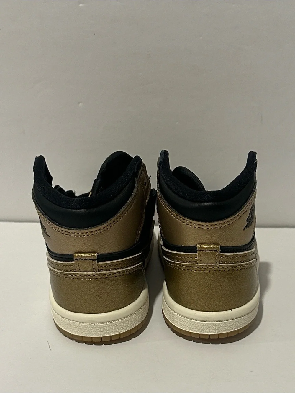 Air Jordan 1 Retro High OG ‘Blk Metallic Gold’ (TD) Sz 7c